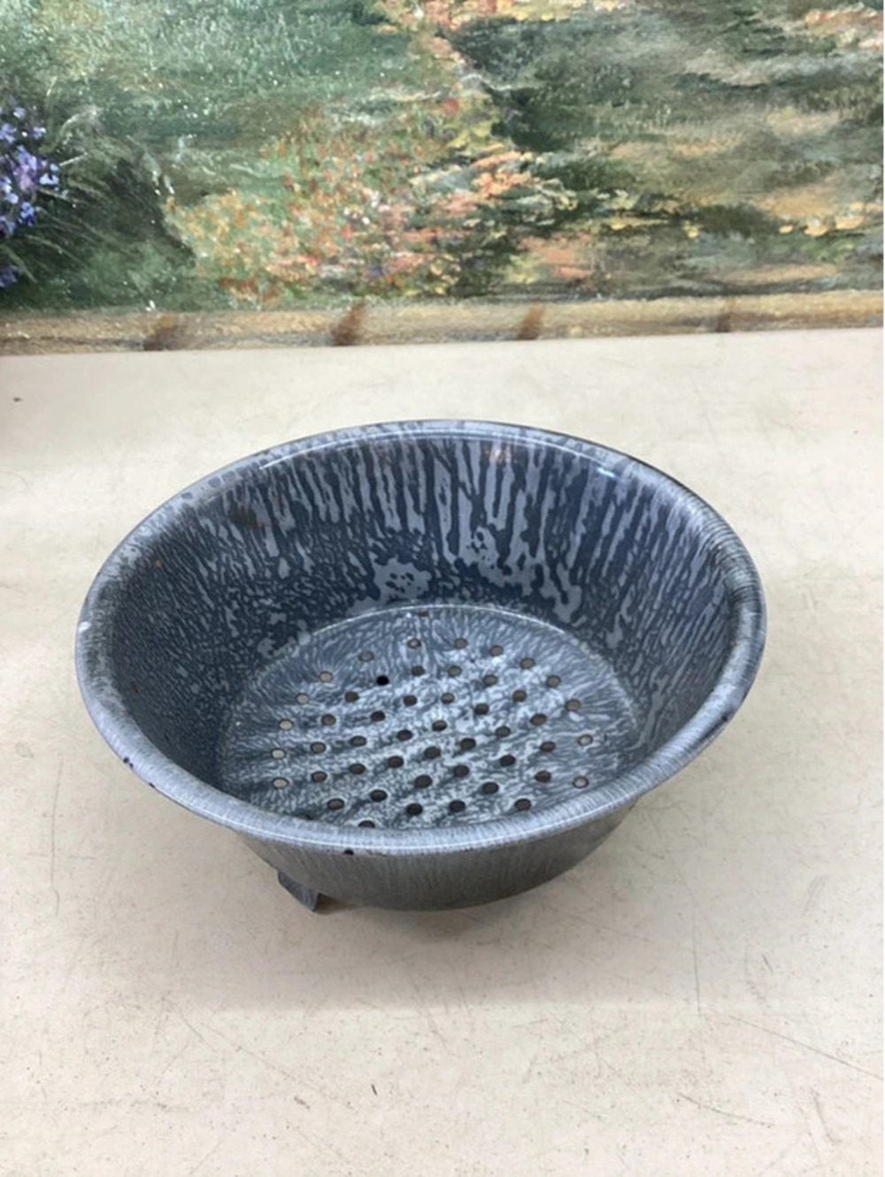 Vintage Graniteware Enamelware 9” footed colander